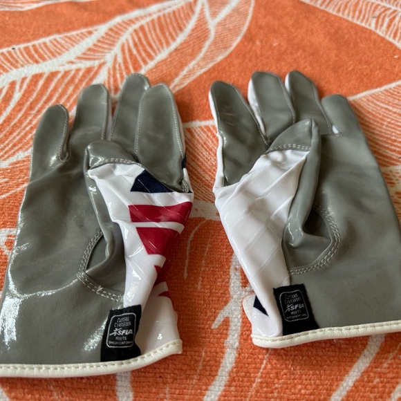 AAF Cutters Football Gloves (XL) - Picture 10 of 12